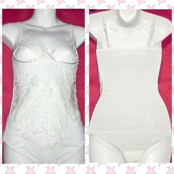 🎉CLEARANCE🎉 White Lace Stretch Bodysuit Romper - Picture 5 of 5